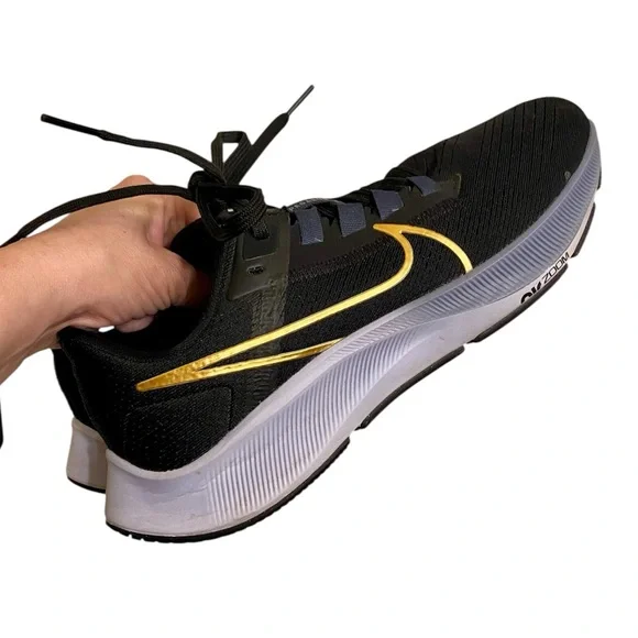 Nike Air Zoom Pegasus 38 'Black Metallic Gold Coin' CW7358-004 Women’s Size 9 - Picture 16 of 16